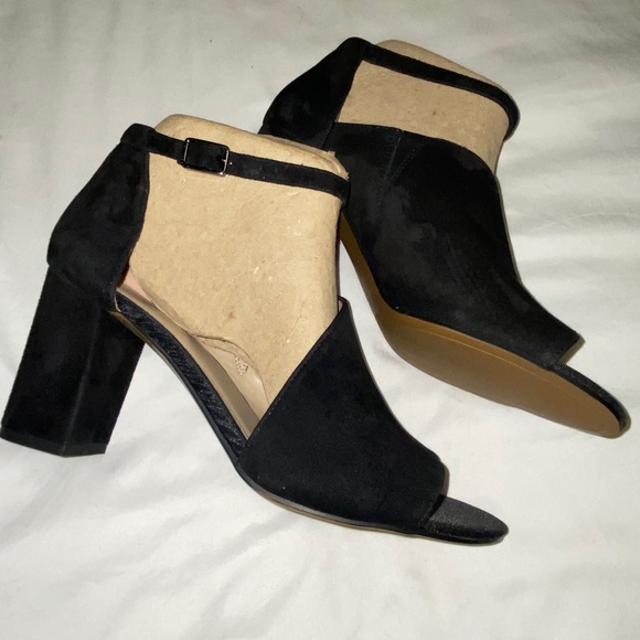 Black Suede Ankle Strap Block Heel Pumps - Picture 4 of 10
